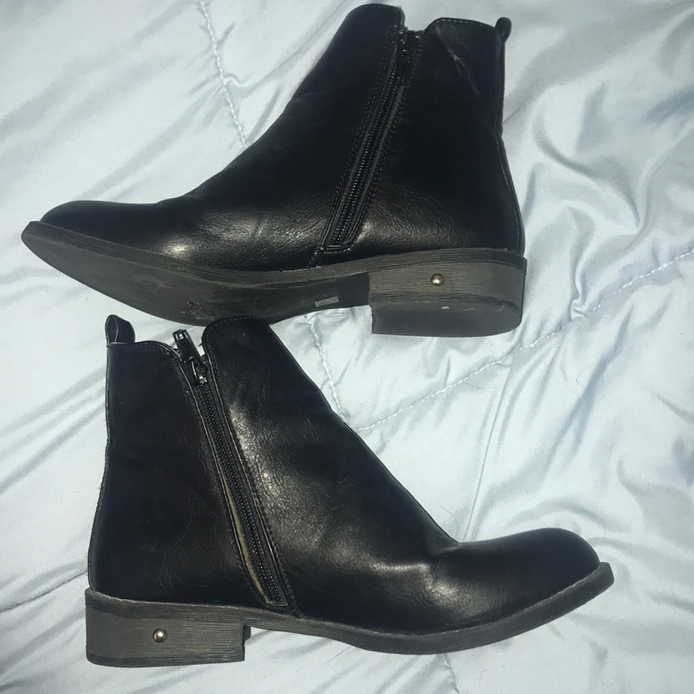 Bucco Black Leather Buckle Ankle Boots sz 7 Beatle - Picture 3 of 5